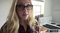 Blonde Amateur Spied on by Webcam video starrin... Konulu Porno