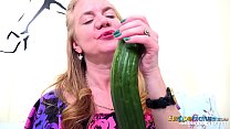 EuropeMaturE One Mature Her Cucumber and Her Toy Konulu Porno