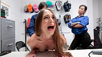Teen Offers to Pleasure Both the Security Guard... Konulu Porno