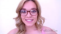 hot babe sucks big cock at audition wearing glasses min Konulu Porno