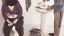 The indian plumber seduced by dirty talking the... Konulu Porno
