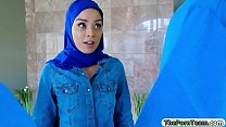 petite muslim girl gets twat fucked by two dopey movers min Konulu Porno