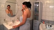 Girl with big natural Tits gets fucked in the s... Konulu Porno