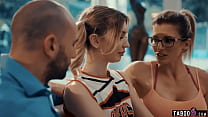 Coach wife brings in tiny teen cheerleader for ... Konulu Porno
