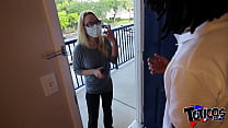 "This is a Medical Building!" Nerdy blonde Kare... Konulu Porno