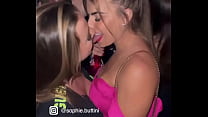 Friends making out at the club Konulu Porno
