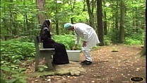 At the cemetery, a nun doesn't let herself be b... Konulu Porno