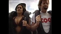 Sexy Girl Tests Saw Ride at Thorpe Park! Konulu Porno