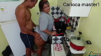 Husband arrives for lunch and fucks wife while ... Konulu Porno