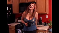 Super cute chubby redhead loves to fuck her soa... Konulu Porno