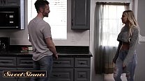 Cheating Wife (Alison Avery) Takes This Opportu... Konulu Porno