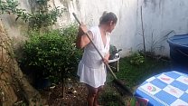 landscaper of nego catra naughty works without panties offering to the boss min Konulu Porno