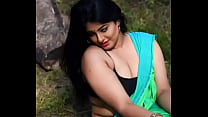 Mallu beautyqueen showing curves and cleavage Konulu Porno