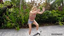 Skater girl Carter Cruise takes a huge cock Konulu Porno