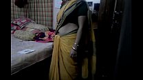 Desi tamil Married aunty exposing navel in sare... Konulu Porno