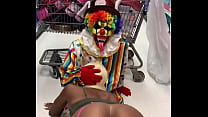 Clown gets dick sucked in party city Konulu Porno