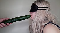 Blindfolded dumb friend's wife tricked into suc... Konulu Porno