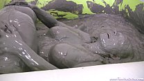 horny mud bath girls with mindi mink min Konulu Porno