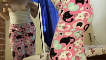i undress before going to bed year old girl min Konulu Porno