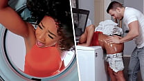touching my girlfriend s black smom stuck in the washing machine milfed min Konulu Porno