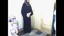 arab girl praying then masturbating min Konulu Porno