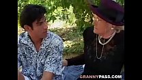 Granny Seduces Young Guy Konulu Porno