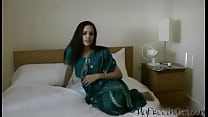 sexy desi aunty with saree hindi audio sex min Konulu Porno
