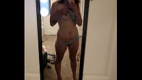 Little whore does a striptease Konulu Porno