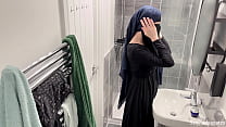 omg i didn t know arab girls do that i caught a muslim arab girl in hijab masturbating in the shower min Konulu Porno