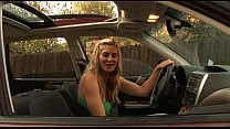 lesbian picks up hitchhikers min Konulu Porno