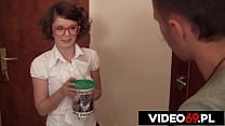 POLISH STUDENTS - A girl collects money for a s... Konulu Porno