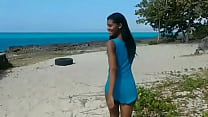 nicol is recorded dancing twerking in the sea sec Konulu Porno