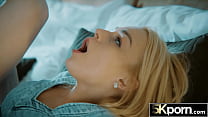 5KPORN Cute Blonde Plays With Her Pussy Before Sex Konulu Porno