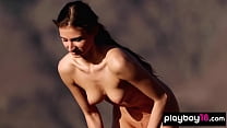 Skinny runner babe Ilvy Kokomo stripping during... Konulu Porno