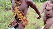 SEX WITH THE KING'S WIFE IN THE BUSH Konulu Porno