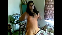 Young Indian Bhabhi in bed with her Office Coll... Konulu Porno
