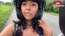 exhibitionism i want to masturbate so i do it on my motorbike while everyone passing by sees me and i get so excited that i squirt min Konulu Porno