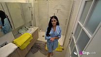 haix sets a trap up for her plumber and fucks him for all of us to see min Konulu Porno