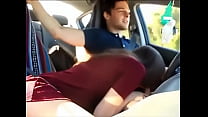 6333535 hot girl gives blowjob in car while bf ... Konulu Porno