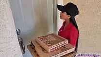 Two horny teens ordered some pizza and fucked t... Konulu Porno