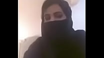 Arab Girl Showing Boobs on Webcam Konulu Porno
