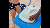 The couple went to the beach to get ready with ... Konulu Porno