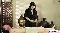 Asian masseuse gets fucked for extra Konulu Porno