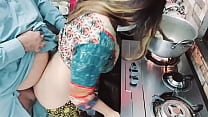 Indian Wife Busy in Cooking While Her Ass Hole ... Konulu Porno