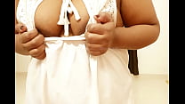 indian maid showing boobs min Konulu Porno