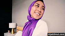 Arab girl in hijab fucks without parents permis... Konulu Porno