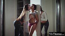 Lesbian brunettes explore each others shaved pu... Konulu Porno