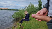 the exhibitionist man saw a lonely girl in nature and took out his dick in front of her and began to masturbate the dick in front unfamiliar beauty he risks scaring her but she likes to look at a big male dick and wants to see his cumshot min Konulu Porno