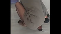 mature woman in turbanli nylon stockings wipes floors min Konulu Porno