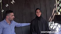 CZECH BITCH NAOMI BENNET LEFT HER EGYPTIAN HUSBAND Konulu Porno